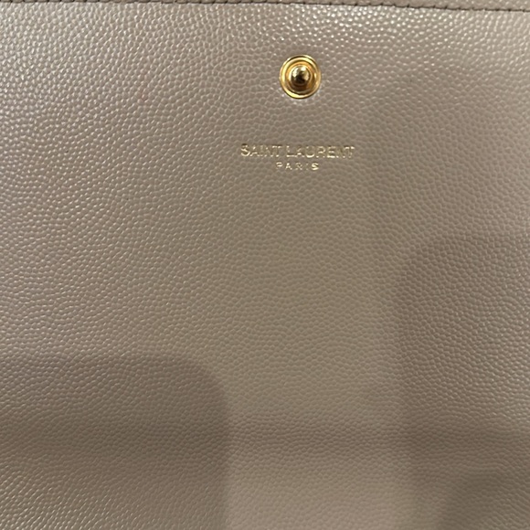 Saint Laurent Medium Leather Shoulder Bag - LIKE NEW - Picture 6 of 6